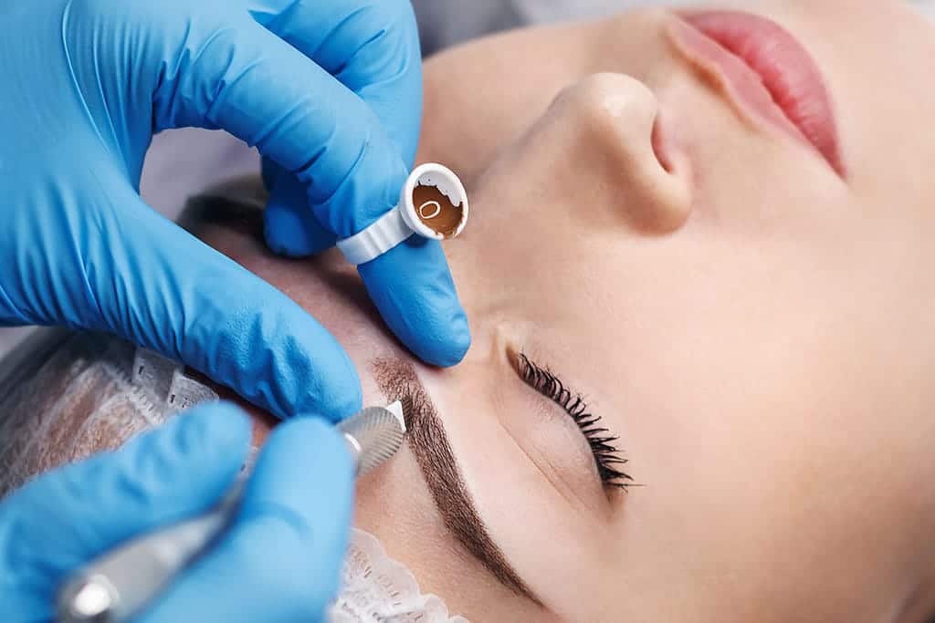 microblading eyebrow
