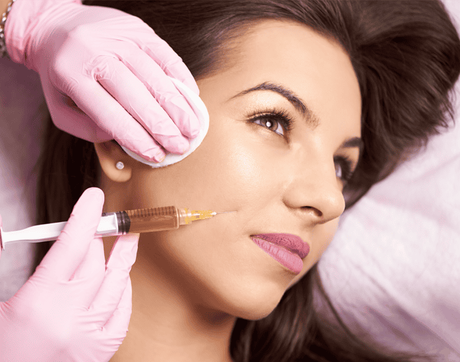 model getting cheek filler