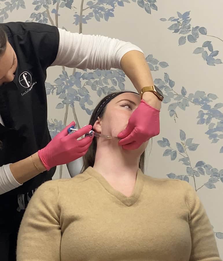 client getting Juvéderm Volux